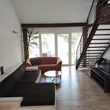 פישטני Attic Parkview Apartment מראה חיצוני תמונה