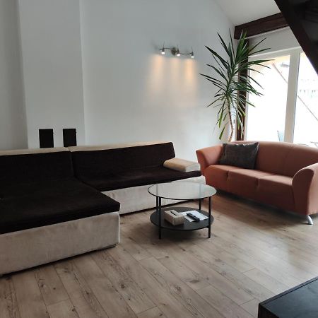 פישטני Attic Parkview Apartment מראה חיצוני תמונה