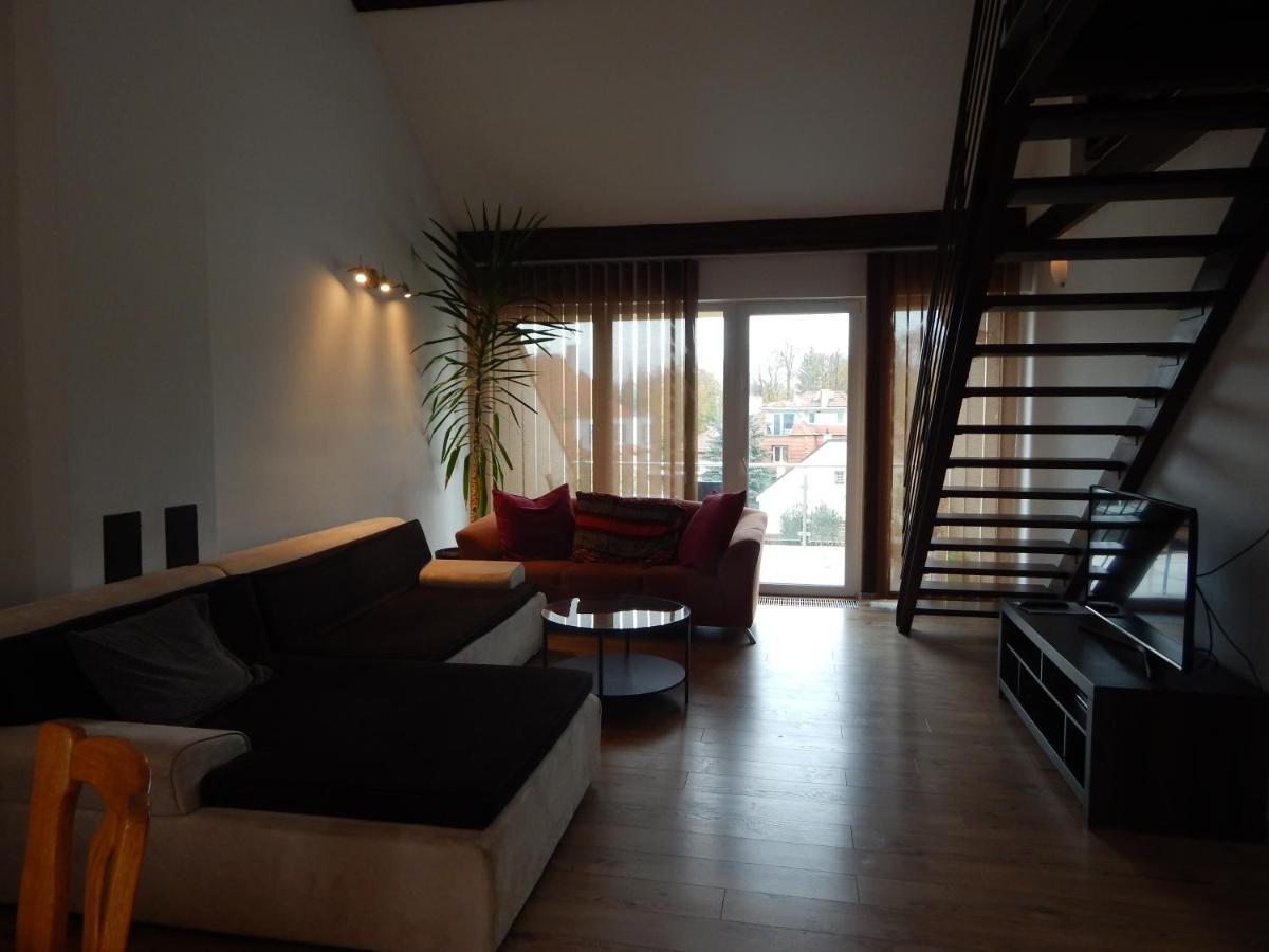 פישטני Attic Parkview Apartment מראה חיצוני תמונה