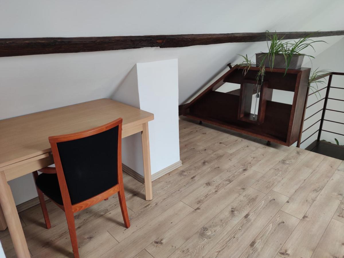 פישטני Attic Parkview Apartment מראה חיצוני תמונה
