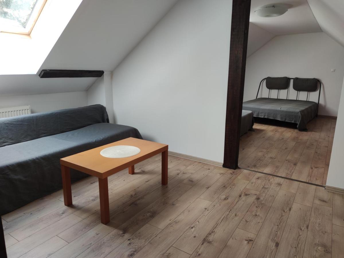 פישטני Attic Parkview Apartment מראה חיצוני תמונה